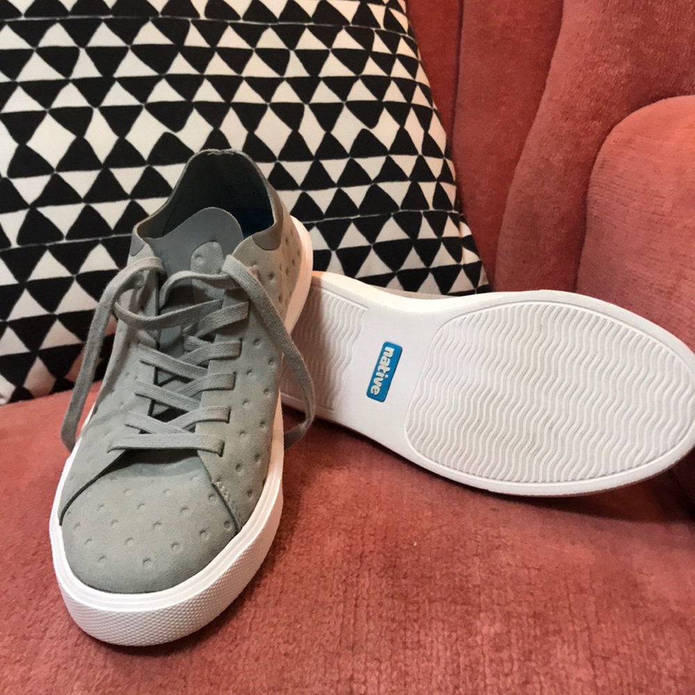 Native NWOT pristine sneakers laces grey